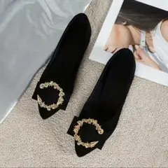 パンプス 24cm ブラック ポイントトゥー ゴールド バックル 軽量 新品