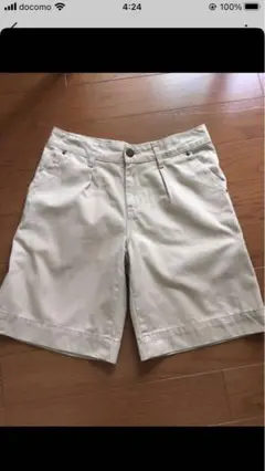 ベージュ ベルト付き ショートパンツ