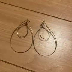 Annika Inez フープピアス