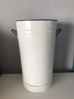ブリキ製バケツ