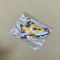 キーホルダー 人気スニーカー型 イエロー系 未使用