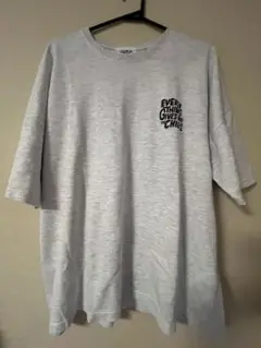 グレー Tシャツ EVERY THING GIVES ME THE CHILLS