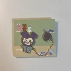 TWICE サナ SANA Baby SAVELY サブリー ピンバッチ
