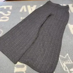 ニットのパンツ　グレーのボトムス　サイズL
