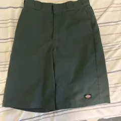 Dickies Loose Fit ショートパンツ ダークグリーン