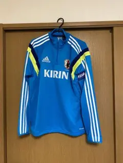 アディダス　日本代表トレーニングトップ