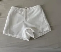 ホワイトショートパンツ