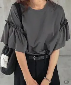 ✨新品✨袖フリル　半袖Tシャツ Sサイズ