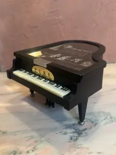 ピアノ型オルゴールアクセサリー入れ