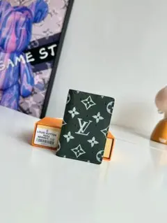 Louis Vuitton 二つ折り財布 グレー
