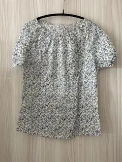 未使用タグ付きユニクロUNIQLO 花柄 半袖 ブラウス 半袖カットソーブルーM