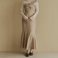 moi tytto ねじりワンショルデザインワンピース