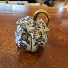 Item thumbnail for item 2d9402b2-7515-41e4-bdba-30bdf5e7e30d