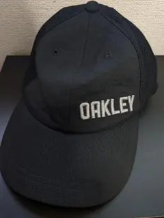 Oakley ブラック メッシュキャップ　サイズ調整あり