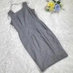 【DOROTHY PERKINS】総柄ワンピース　『36』　シェブロン柄　ひざ丈