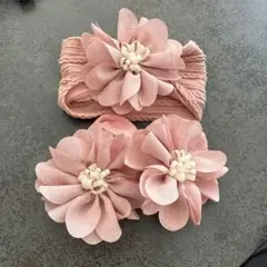 ピンク 花モチーフ ヘアバンドと靴下セット