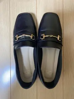 Menue スクエアトゥビットローファー 23.0〜23.5cm 4Eローヒール