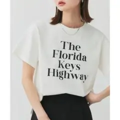 ad thie　ロゴプリント Tシャツ