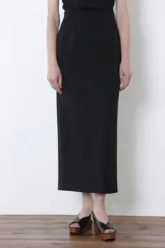 美品 《LE PHIL》スキューバジャージースカート ブラック