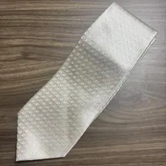 古着　男性用ネクタイ　白　礼服用　絹100% まとめ割可