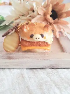 ♡フィッシュバーガー♡　こぶた　フェイクフード　フェイクスイーツ　チャーム