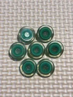 昭和レトロボタン　透明&緑　樹脂ボタン　ラメ入り　15mm　7個