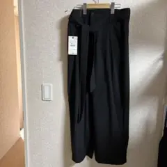タグ付き新品　ZARA ベルテッドワイドスラックス サイズ38 黒
