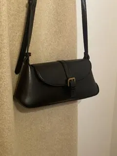 CHARLES & KEITH アネリーゼ バックルショルダーバッグ