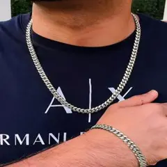 ネックレスとブレスレットセット