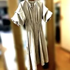 ロングワンピース　クリームM〜L