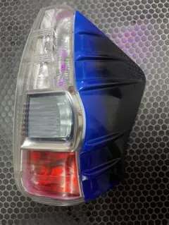 送料無料 美品 40系 プリウスα 前期 純正LEDテール 純正OPバック