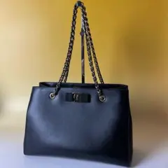 フェラガモ 美品 黒 ヴァラ リボン ブラック チェーンバッグ ハンドバッグ