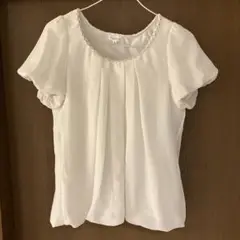 ロペピクニック　白ブラウス