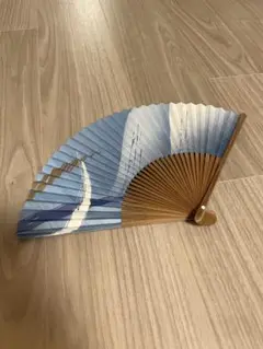 青い海と空のデザインの扇子
