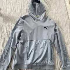Puma グレー フード付きパーカー
