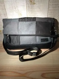 Item thumbnail for item 44a430d1-ea65-4413-87df-1ad5b927f3b3