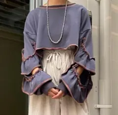HELLO.SANFRANCISCO カットアウトフリルトップス