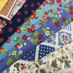ブルー系地30×30cm6枚苺イチゴ柄生地ハギレ