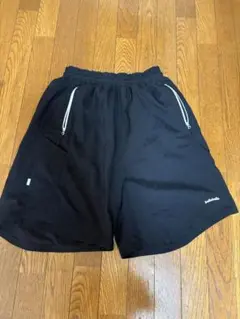ボーラホリックブラックショートパンツ