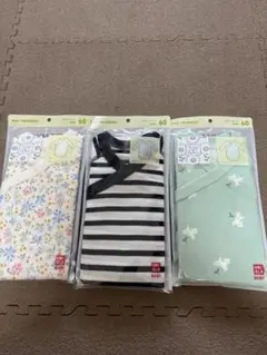 UNIQLO ボディスーツ　3枚セット 60