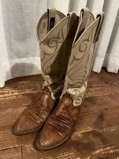 Item thumbnail for item 49d81e00-fbff-454c-94fb-e6ef64a8d9d4