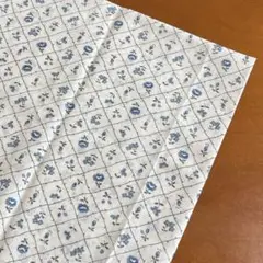 ハギレ　花柄　 サイズ約50㎝×50cm s-14