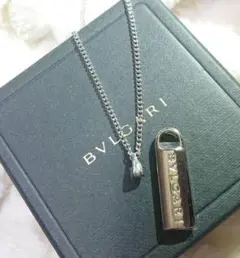 【正規 未使用】BVLGARI ロゴ刻印銀色シルバーチャーム/ネックレスチェーン