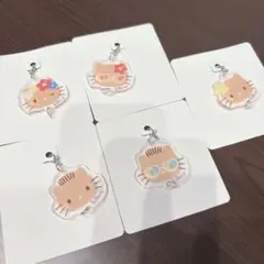 サンリオ 日焼けキティ セリア ダイソー アクリルミニチャーム 5種セット
