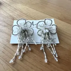ハンドメイド　花モチーフ ビーズ ピアス(両耳用) サージカルステンレス