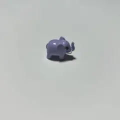 紫色の象 ミニチュアフィギュア　ゾウ　パープル　サイズ約2.5cm