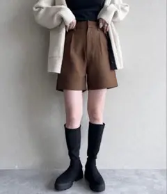 ウールライクタックショートパンツ　ローリーズファーム　ブラウン