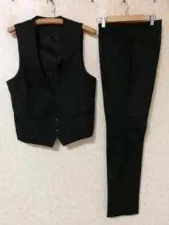 97963 RENOMA ベスト＋スラックス　黒ストライプ　Y5