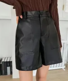 黒 合成皮革 ハーフパンツ ウエストベルト付き