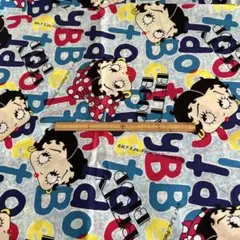 BETTY BOOP ベティちゃん　約108cm×約100㎝生地　リップ柄生地